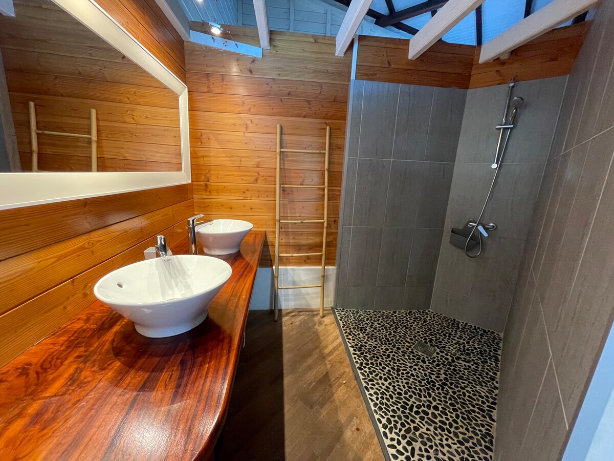 cb01b192-f429-448a-8e97-7387abd88b32